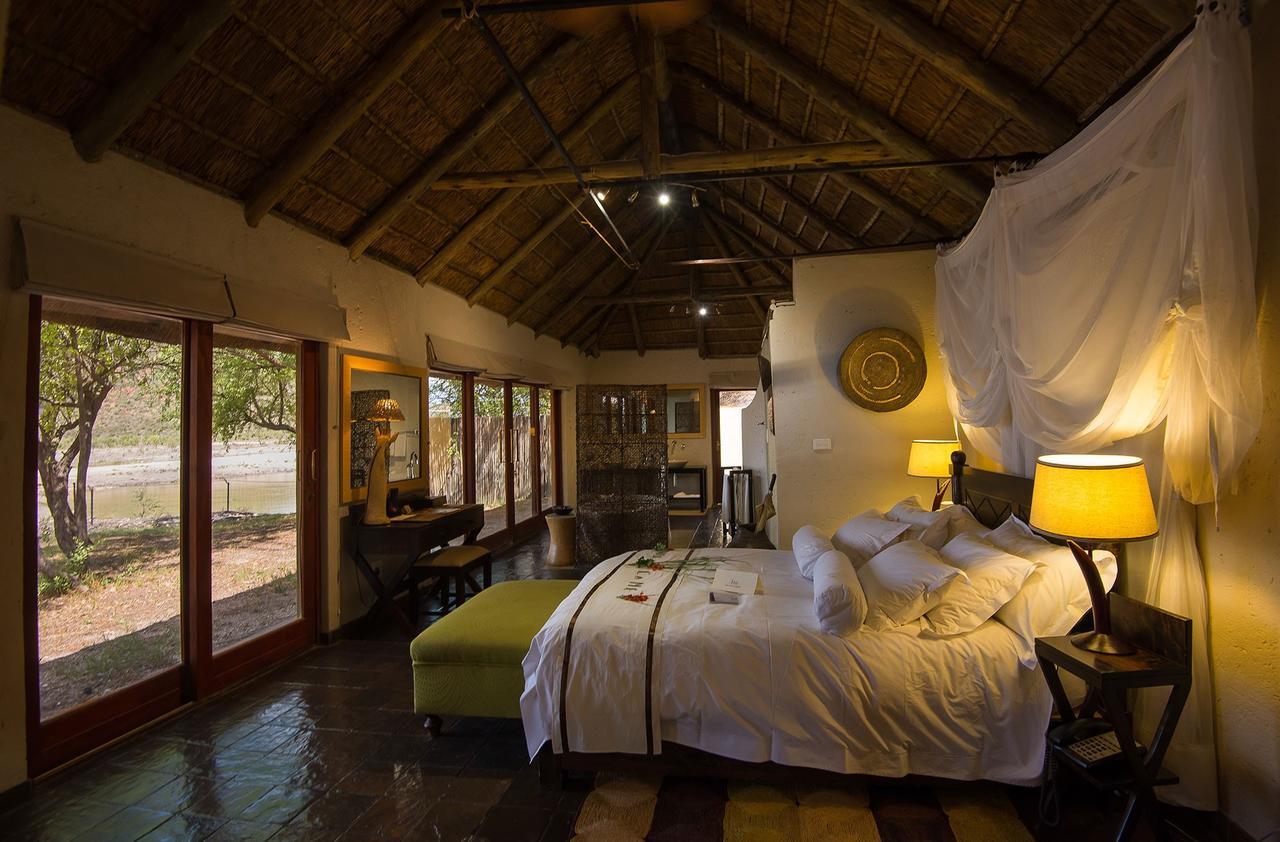 Tau Game Lodge Madikwe Game Reserve Dış mekan fotoğraf